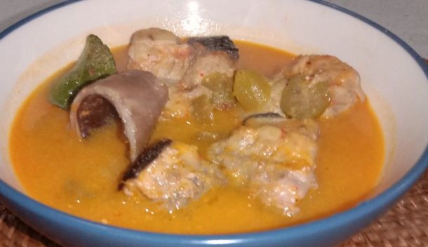 Review Ikan Pari Kuah Asam Pedas yang Segar Nikmat