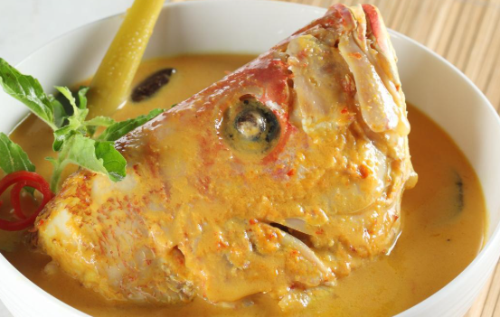 review-makanan-gulai-kepala-ikan-kakap