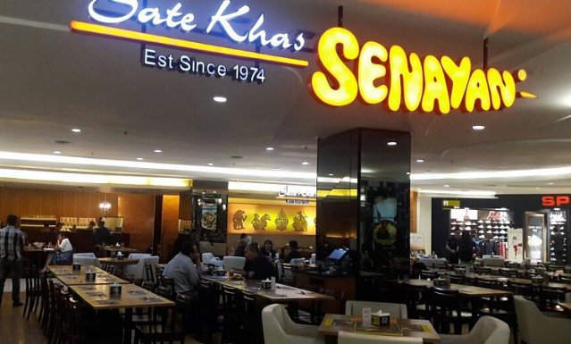 Review Restoran Sate Khas Senayan: Legenda Tak Lekang