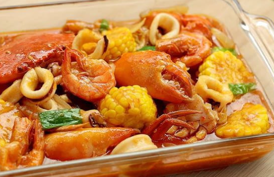Review Makanan Seafood Segar Saus Pedas Nikmat Lezat